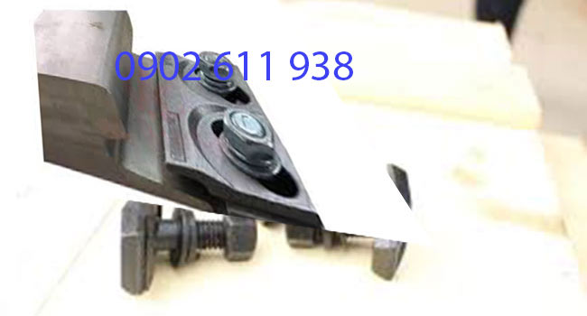 thép ray cầu trục sử dụng cóc kẹp